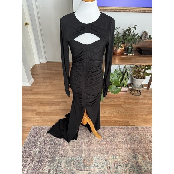 Cinq a Sept Perri Maxi Gown - Picture 4 of 8